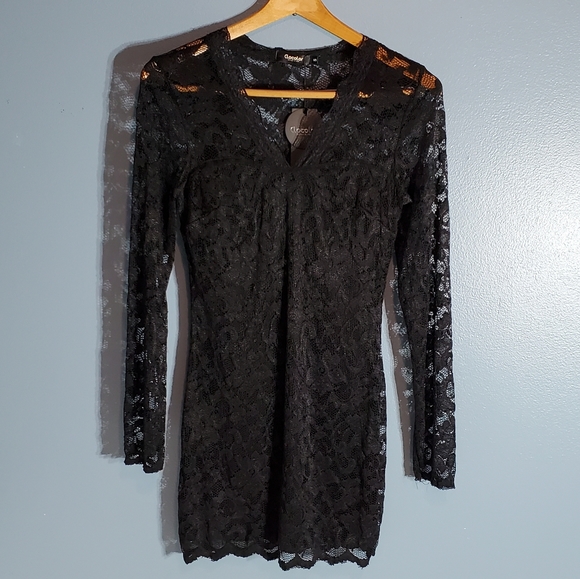 Black V-Neckline Lace Bodycon Cocktail Dress - Picture 2 of 13